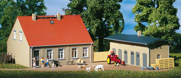 Country house with barn<br /><a href='images/pictures/Auhagen/11396.jpg' target='_blank'>Full size image</a>